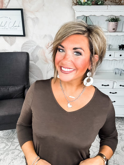 Find The Answer V-neck Top - Chocolate